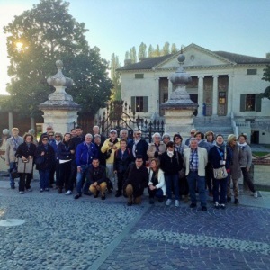 A FRATTA POLESINE davanti alla splendida monumentale Villa Badoer, opera di Andrea Palladio - 1556 